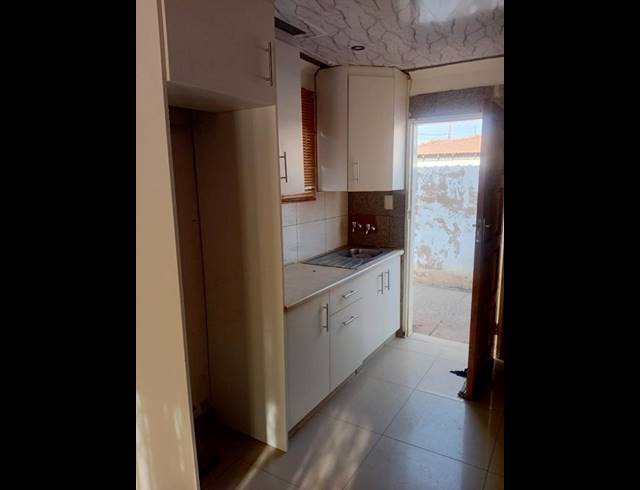 2 BEDROOM HOUSE FOR SALE IN PROTEA GLEN